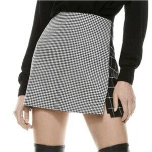 Alice + Olivia Darma High Waisted Mini Skirt in Black/White Combo, Size 2